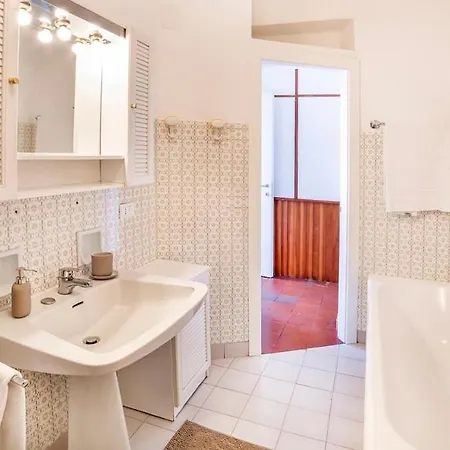 Tramontana A Stone's Throw From The Shoreline! Appartamento *